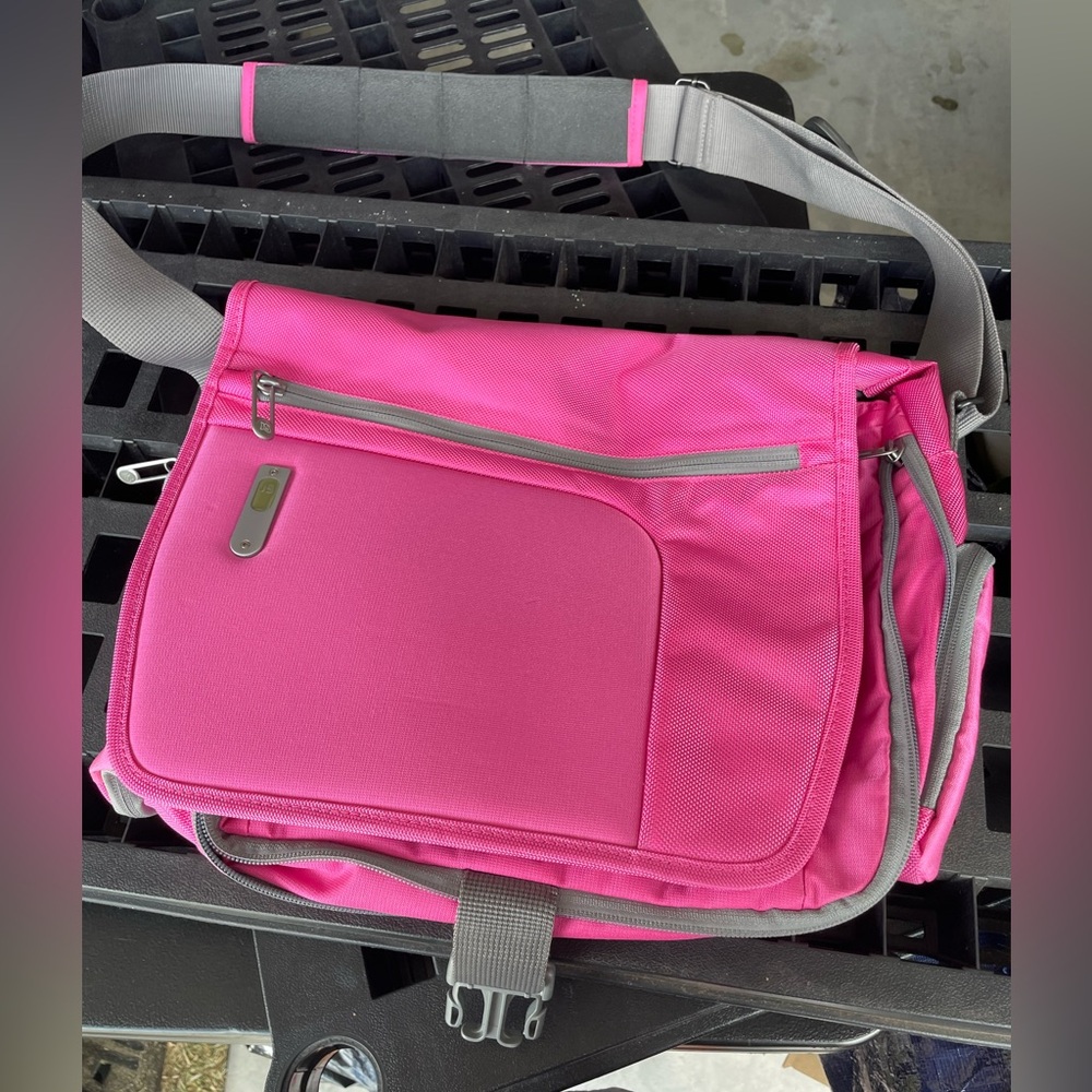 Jansport pink gray computer/laptop school travel business crossbody satchel